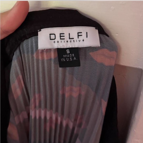 Delfi Collective Designer Pleated Lips skirt - Picture 5 of 8